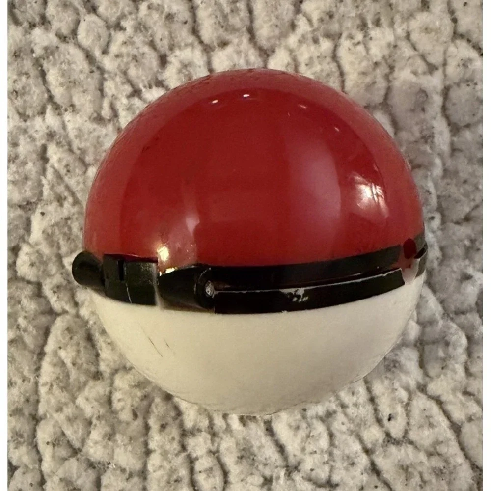 1999 Pokemon Pikachu Basic Fun Keychain w/ Pokeball Read